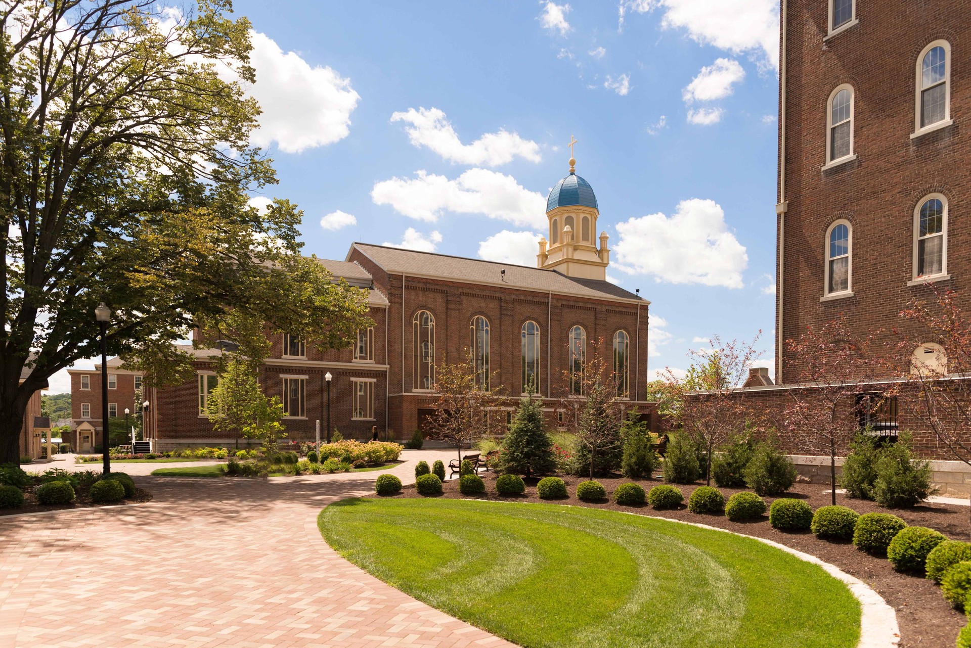 A side view of the Chapel of the Immaculate Conception from a courtyard on the Dayton University campus