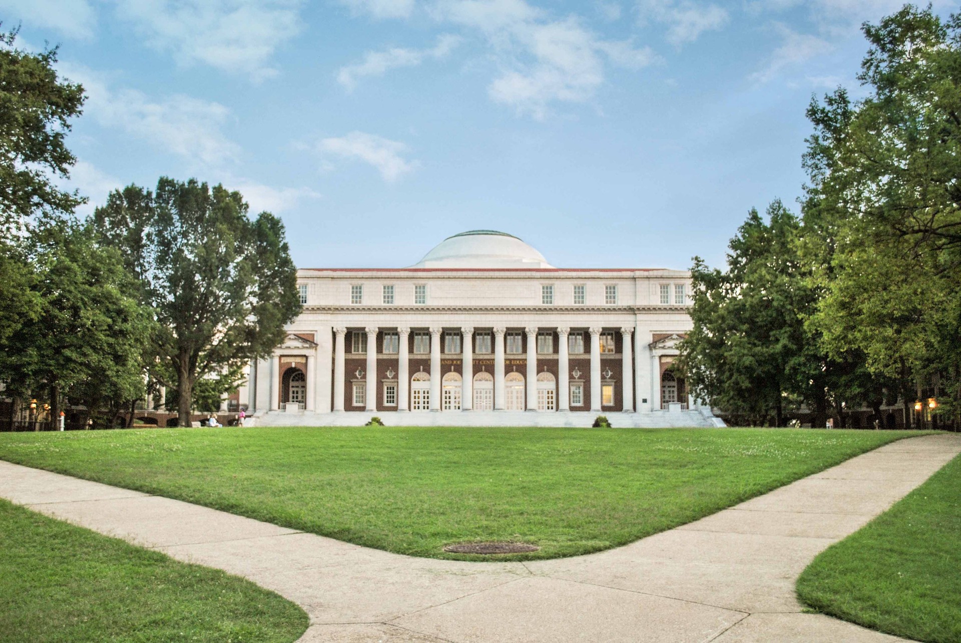 Quad entrance to Peabody College's Wyatt Center on the Vanderbilt University campus